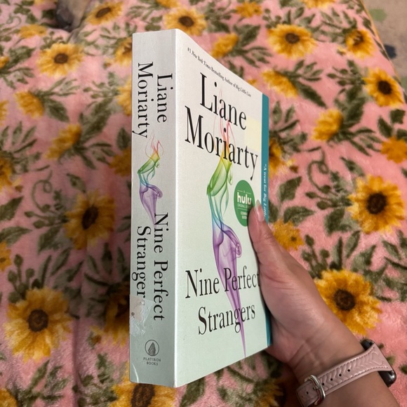 Nine Perfect Strangers - Picture 5 of 8